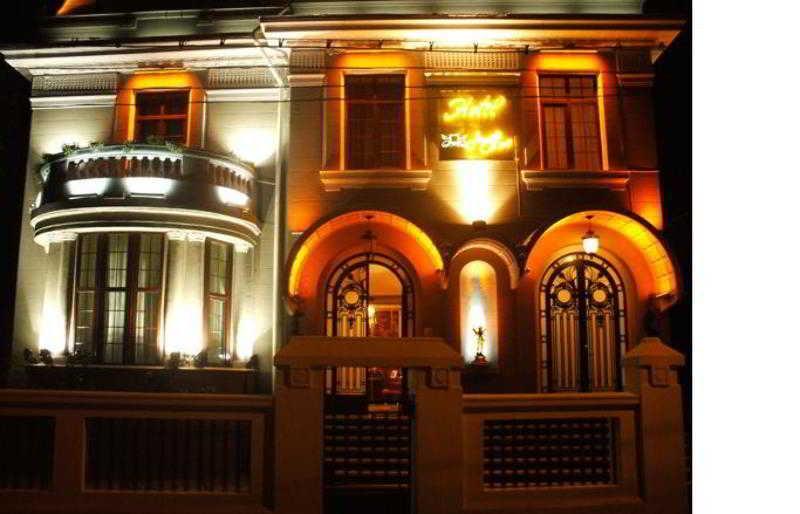 Hotel Angelo D'Oro 플로이에슈티 외부 사진