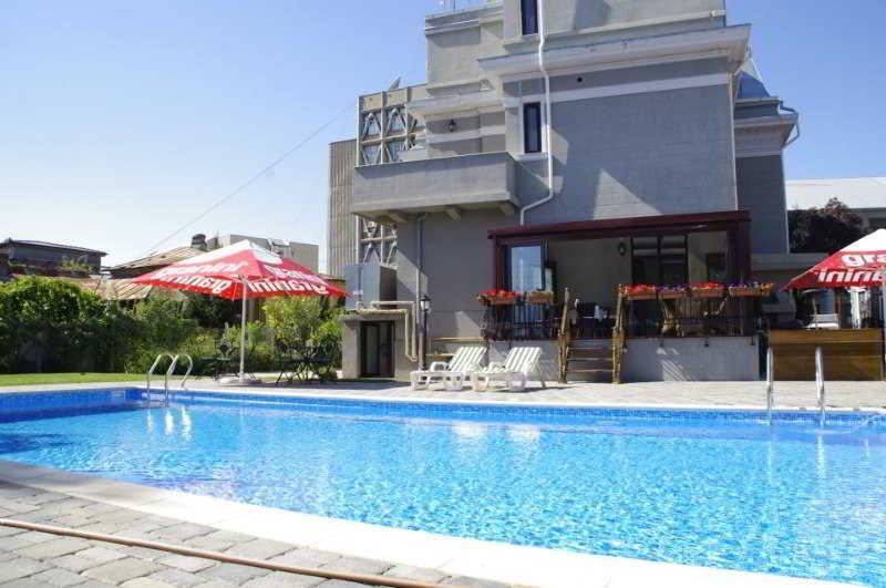 Hotel Angelo D'Oro 플로이에슈티 외부 사진