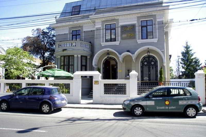 Hotel Angelo D'Oro 플로이에슈티 외부 사진