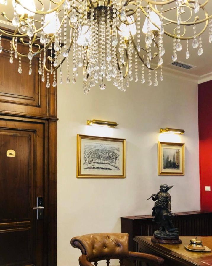 Hotel Angelo D'Oro 플로이에슈티 외부 사진