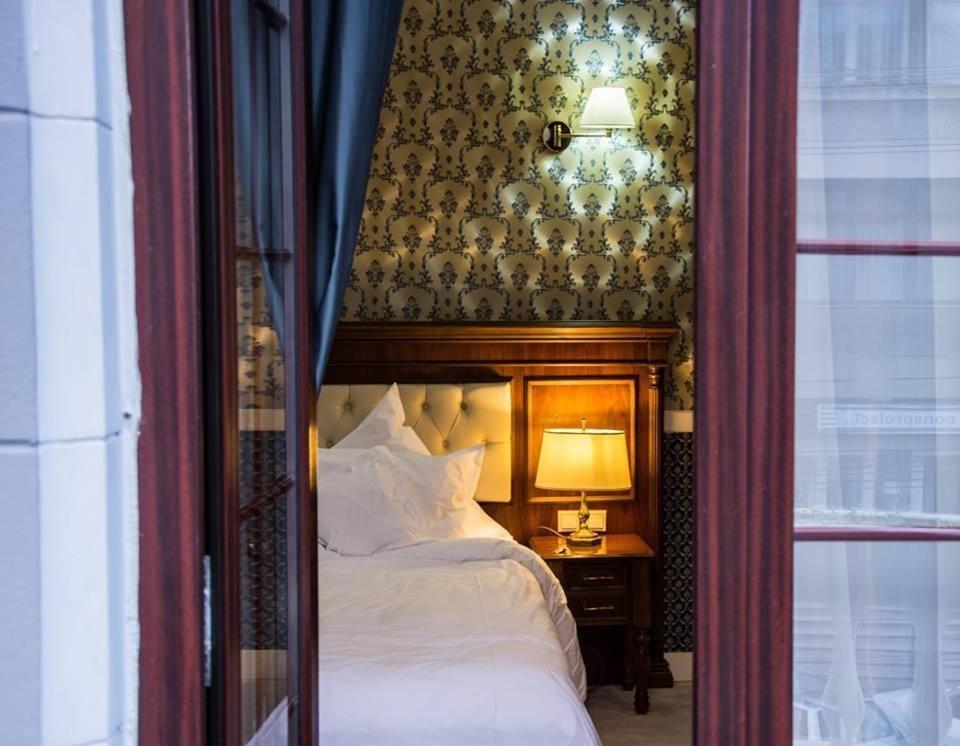 Hotel Angelo D'Oro 플로이에슈티 외부 사진
