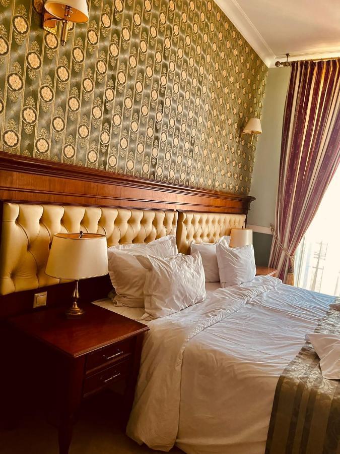 Hotel Angelo D'Oro 플로이에슈티 외부 사진
