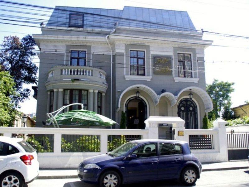 Hotel Angelo D'Oro 플로이에슈티 외부 사진