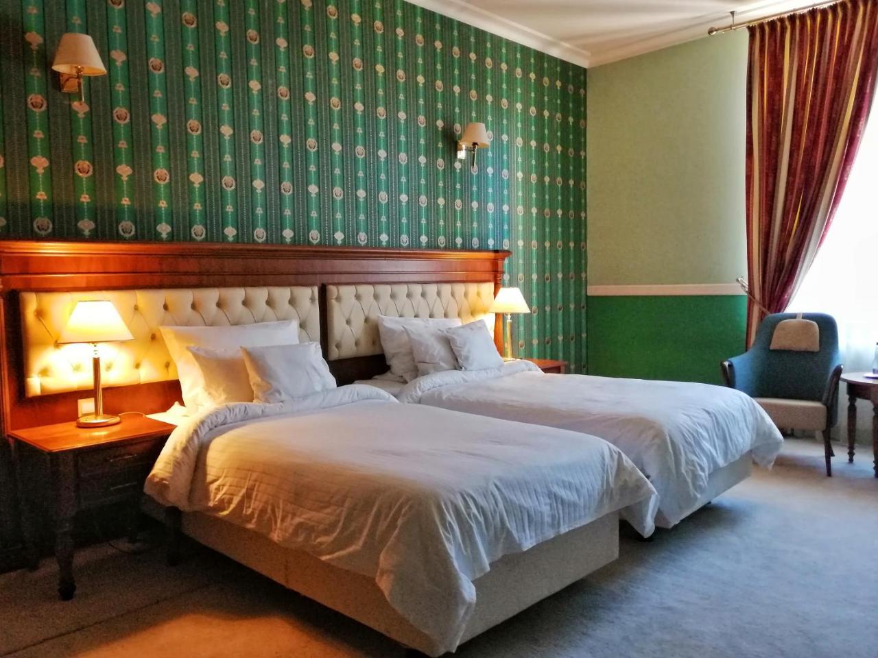 Hotel Angelo D'Oro 플로이에슈티 외부 사진